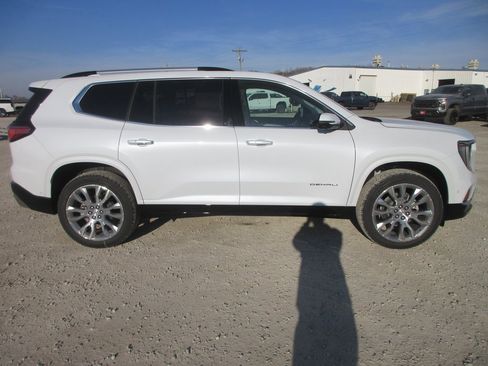 New 2026 GMC Acadia Denali w/ Super Cruise Package image 3
