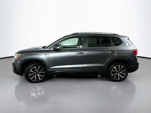 Used 2024 Volkswagen Taos SE FWD image 4