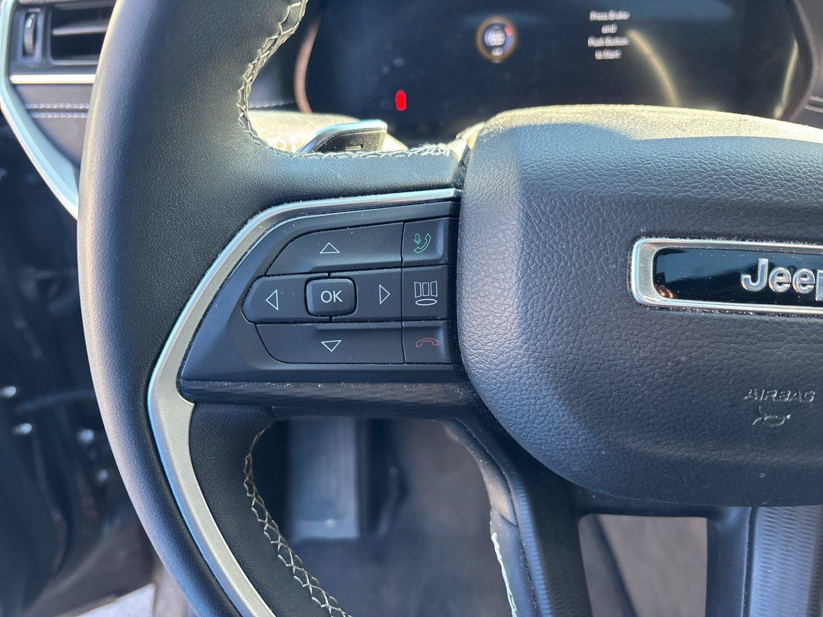 Used 2023 Jeep Grand Cherokee Laredo RWD image 18