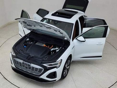 Used 2024 Audi Q8 e-tron Premium Plus w/ Premium Plus Package image 84