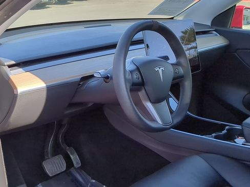 Used 2021 Tesla Model Y Long Range image 13