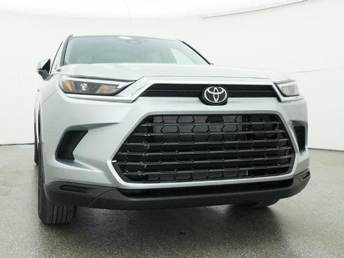 New 2026 Toyota Grand Highlander XLE image 6