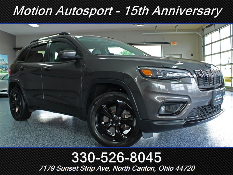 Used 2019 Jeep Cherokee Latitude Plus AWD/4WD image 2