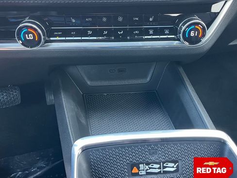 New 2026 Chevrolet Equinox LT w/ Convenience Package II image 17