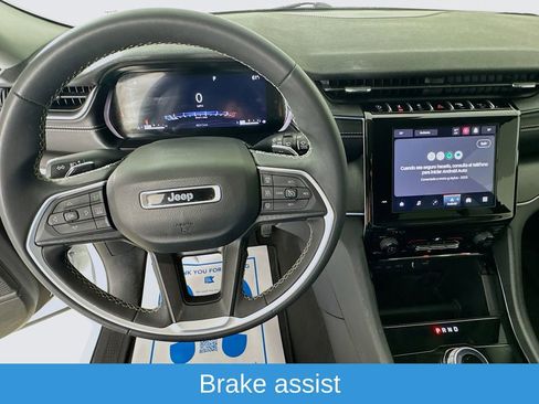 Used 2023 Jeep Grand Cherokee L Laredo image 12