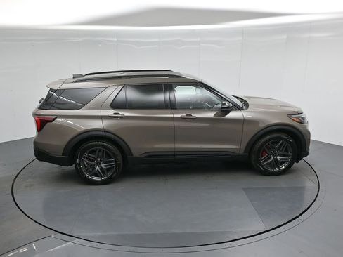 Used 2026 Ford Explorer ST-Line w/ ST-Line Street Pack RWD image 44