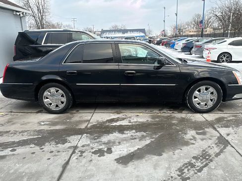 Used 2010 Cadillac DTS Luxury image 4
