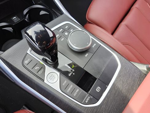 Certified 2022 BMW 330i Sedan w/ Driving Assistance Package image 25