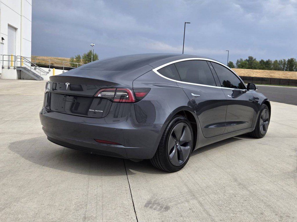 Used 2018 Tesla Model 3 Long Range AWD/4WD image 5