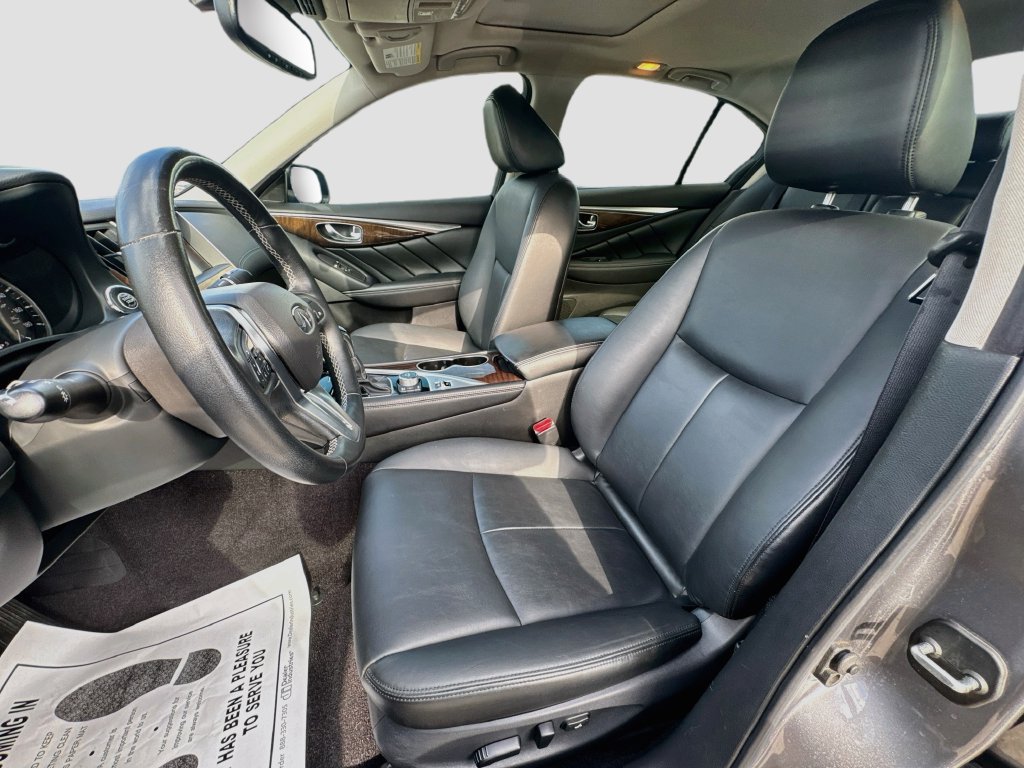 Used 2018 INFINITI Q50 Luxe w/ Essential Package (3.0T Luxe) AWD/4WD image 25