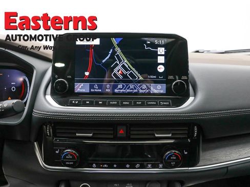 Used 2023 Nissan Rogue Platinum image 12