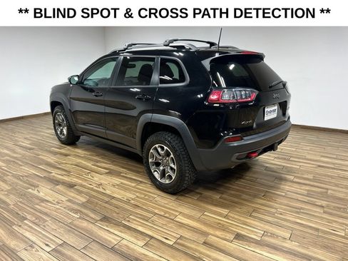 Used 2020 Jeep Cherokee Trailhawk w/ Cold Weather Group AWD/4WD image 9