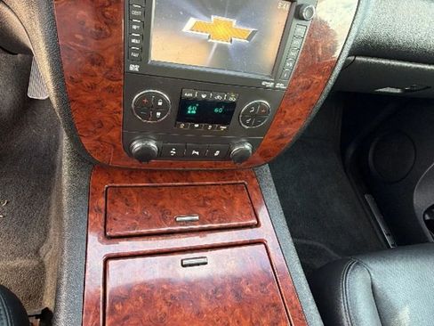 Used 2012 Chevrolet Avalanche LTZ AWD/4WD image 48