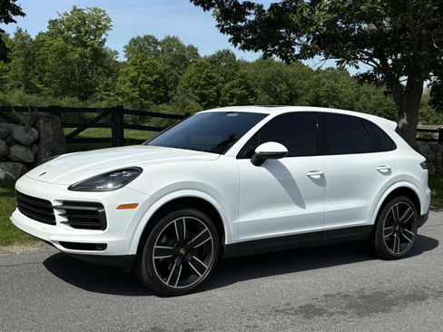 Used 2019 Porsche Cayenne w/ Premium Plus Package AWD/4WD image 11