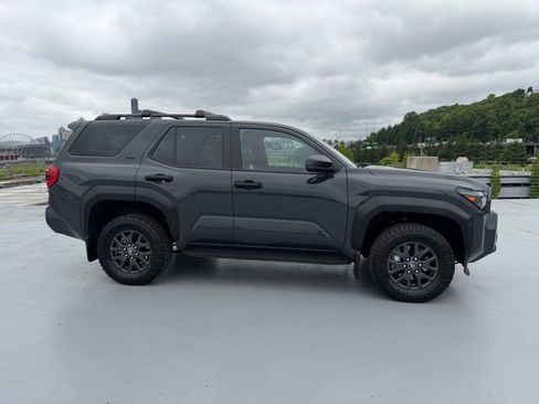 Certified 2025 Toyota 4Runner SR5 AWD/4WD image 3