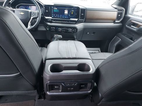 Used 2023 Chevrolet Silverado 1500 High Country w/ Technology Package AWD/4WD image 10