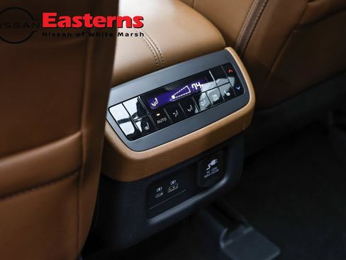 Used 2023 Nissan Pathfinder Platinum AWD/4WD image 23
