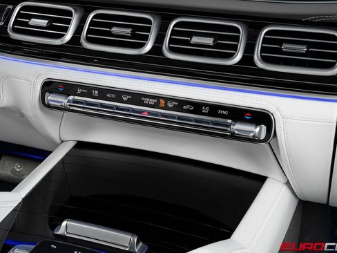 Used 2025 Mercedes-Benz Maybach GLS 600 4MATIC image 31