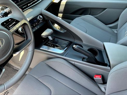 Certified 2026 Hyundai Elantra Sport FWD image 18