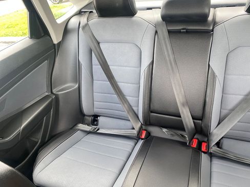 Used 2025 Volkswagen Jetta SE image 39