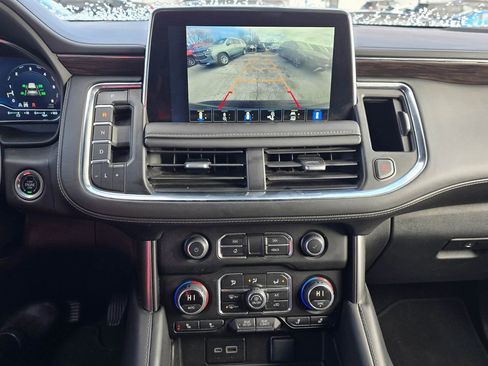 Used 2023 Chevrolet Suburban Z71 w/ Luxury Package image 18
