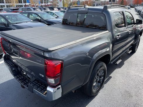 Certified 2022 Toyota Tacoma SR5 image 6