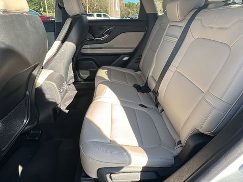 Used 2025 Lincoln Corsair FWD image 15