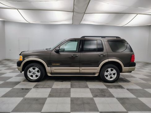 Used 2005 Ford Explorer Eddie Bauer image 3