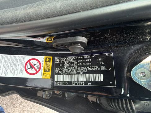 Used 2018 Toyota Highlander XLE AWD/4WD image 38