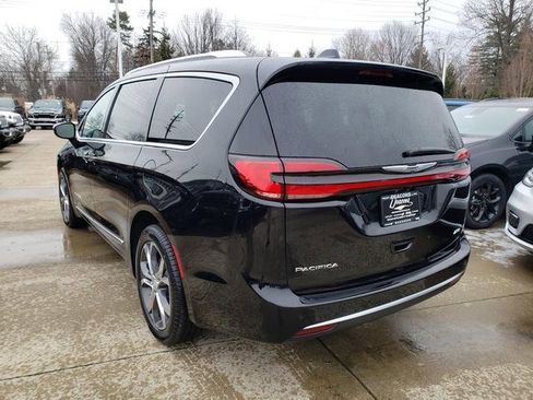 New 2026 Chrysler Pacifica Pinnacle image 4