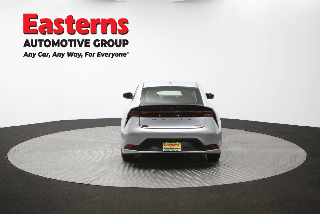 Used 2025 Toyota Prius LE FWD image 37