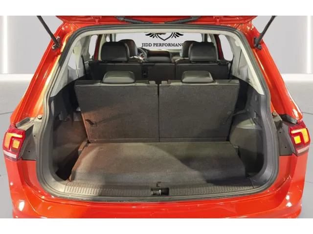 Used 2018 Volkswagen Tiguan SEL FWD image 18