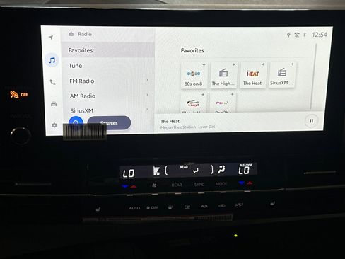 New 2026 Toyota Sienna XLE image 17