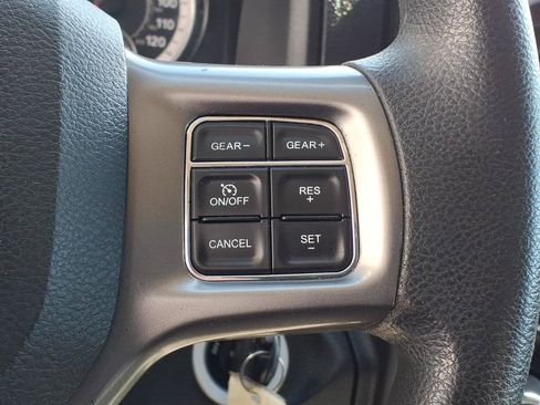 Used 2021 RAM 1500 Classic SLT AWD/4WD image 20