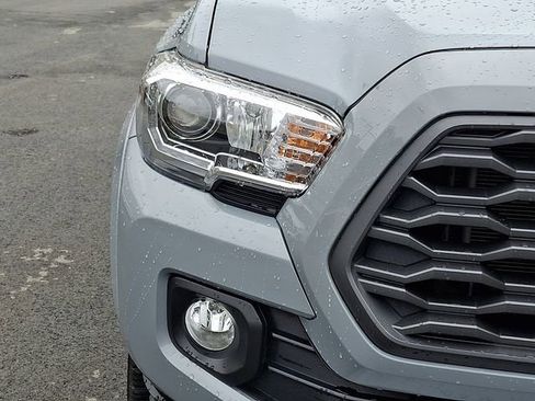 Used 2020 Toyota Tacoma TRD Sport w/ Blackout Package image 9