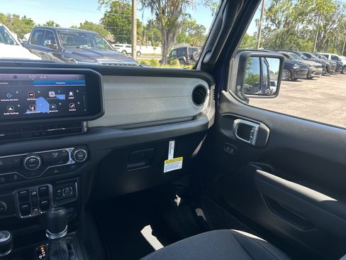 New 2026 Jeep Gladiator Sport AWD/4WD image 34