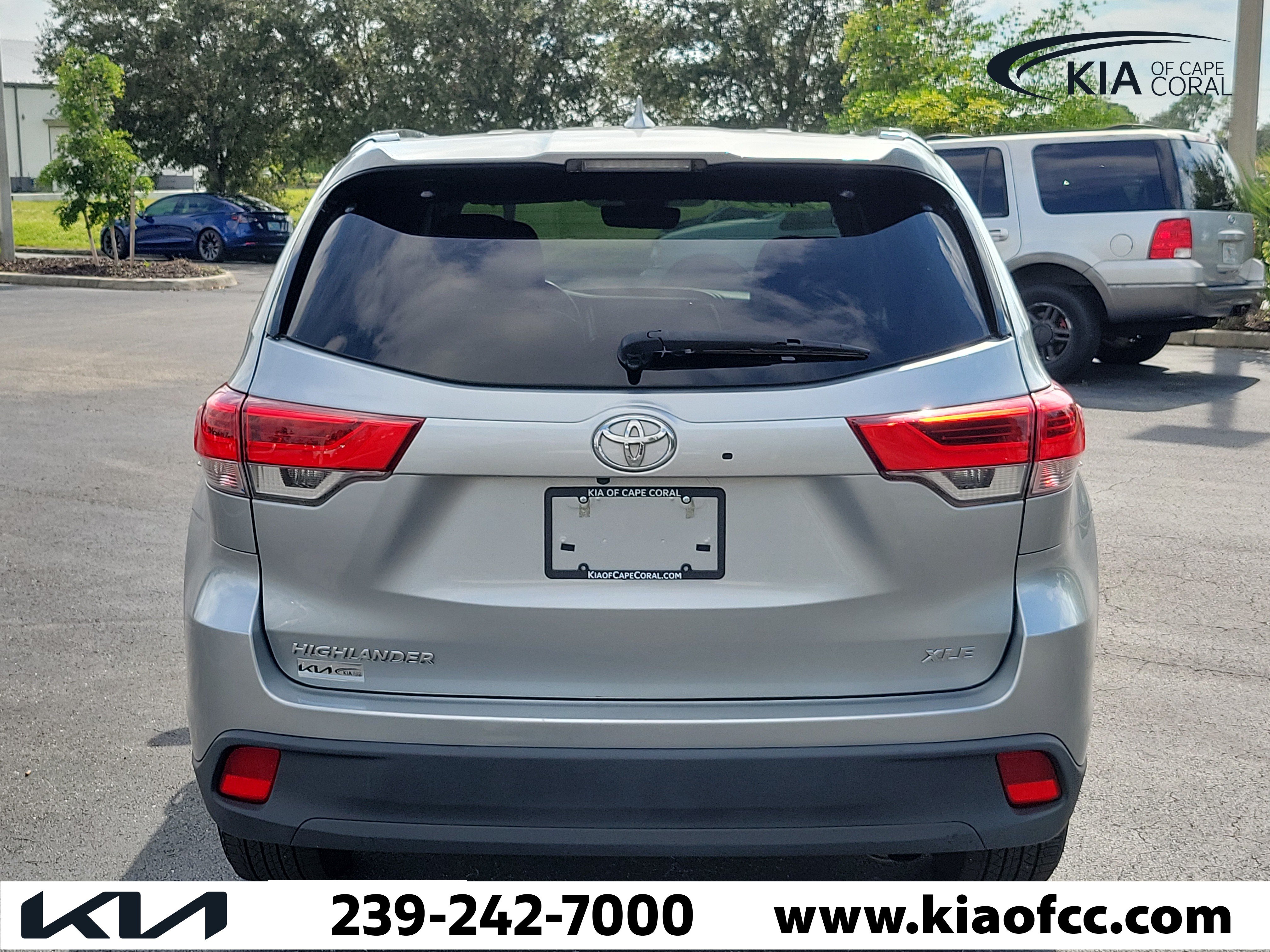 Used 2019 Toyota Highlander XLE FWD image 5
