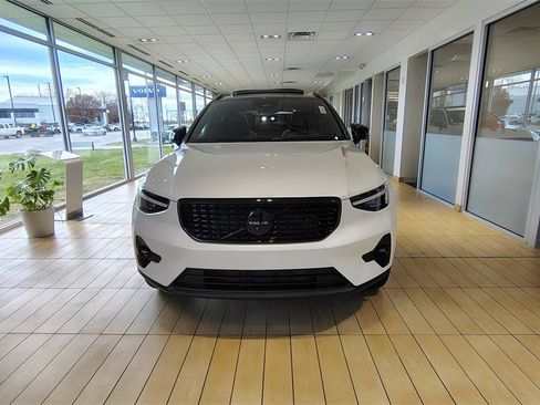 New 2026 Volvo XC40 B5 Ultra w/ Protection Package Premier image 25