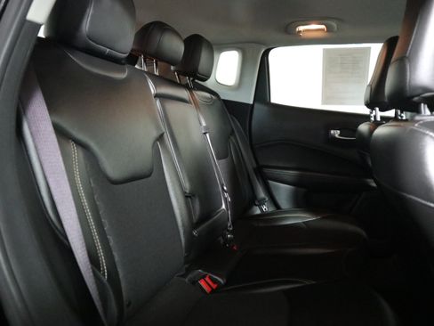 Used 2020 Jeep Compass Latitude w/ Cold Weather Group AWD/4WD image 21
