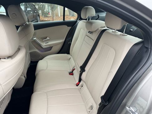 Used 2019 Mercedes-Benz A 220 4MATIC image 9