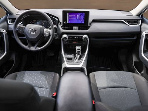 Used 2025 Toyota RAV4 XLE FWD image 25