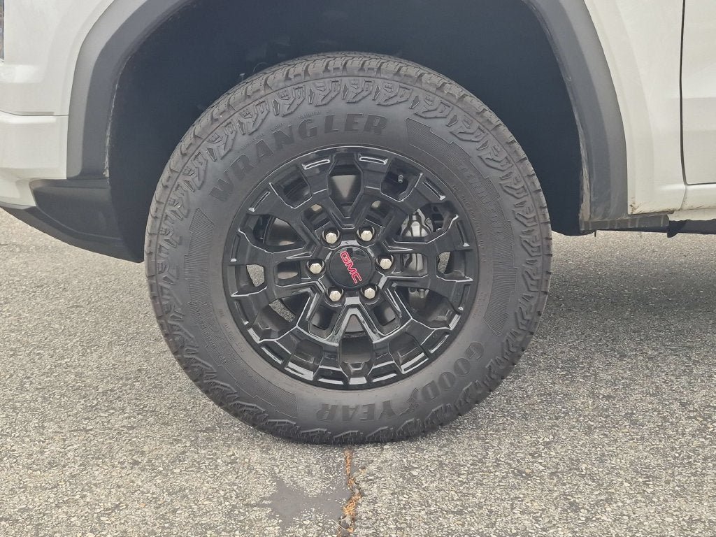 New 2026 GMC Canyon Elevation RWD image 26