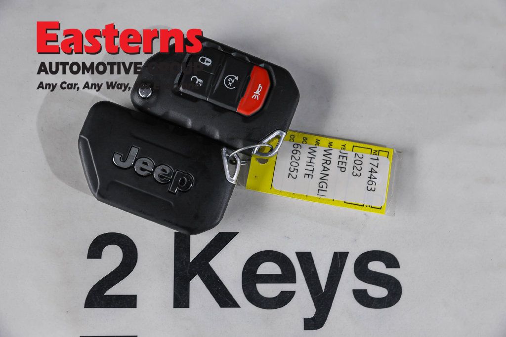 Used 2023 Jeep Wrangler Unlimited Sahara AWD/4WD image 28
