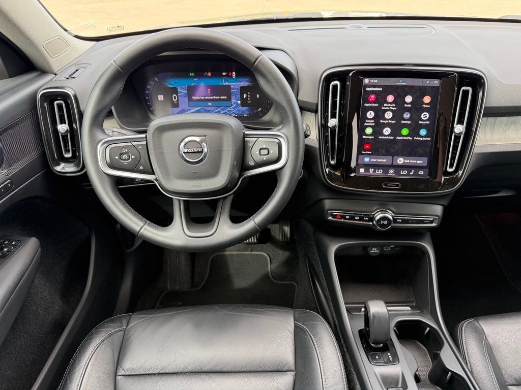 Used 2023 Volvo XC40 B5 Core w/ Protection Package Premier AWD/4WD image 15