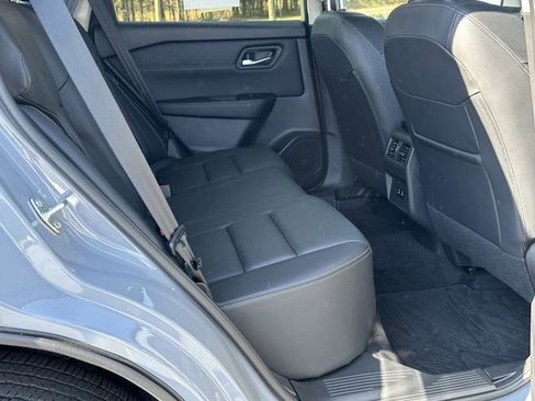 Certified 2025 Nissan Rogue SL image 16