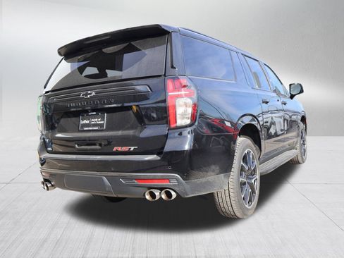 Used 2022 Chevrolet Suburban RST w/ Sport Performance Package image 7