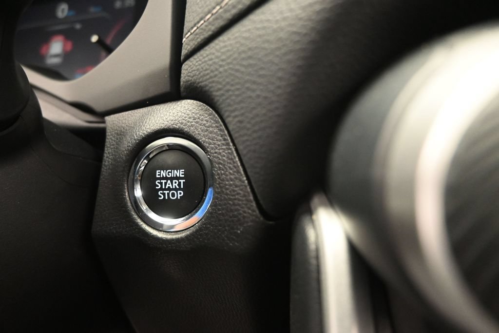 Used 2025 Toyota RAV4 XLE AWD/4WD image 23
