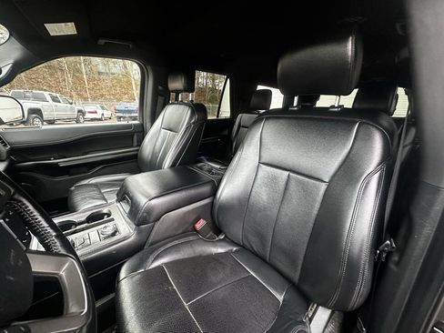 Used 2019 Ford Expedition XLT w/ Equipment Group 202A image 9