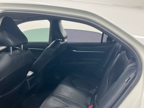 Used 2021 Toyota Camry SE w/ Convenience Package FWD image 10