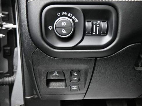 Used 2025 RAM 1500 Limited w/ Trailer Tow Group AWD/4WD image 35